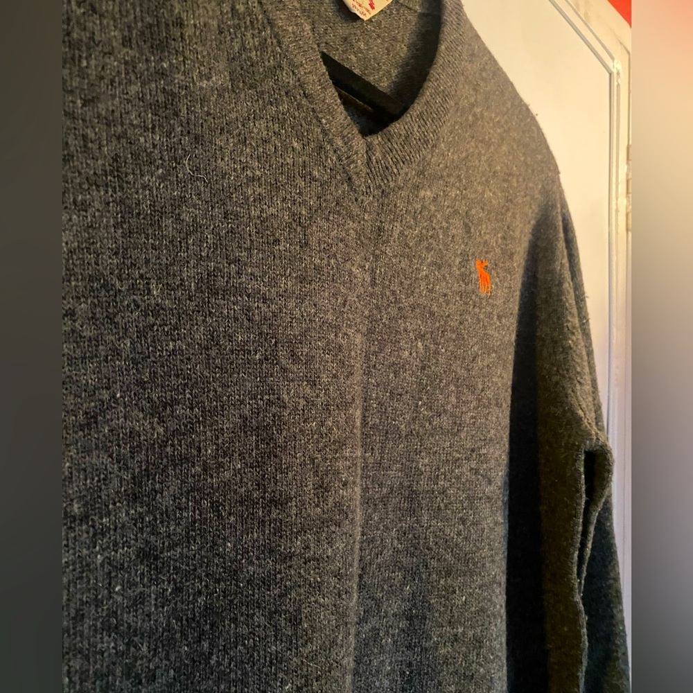 Abercrombie grey wool blend men’s V neck sweater